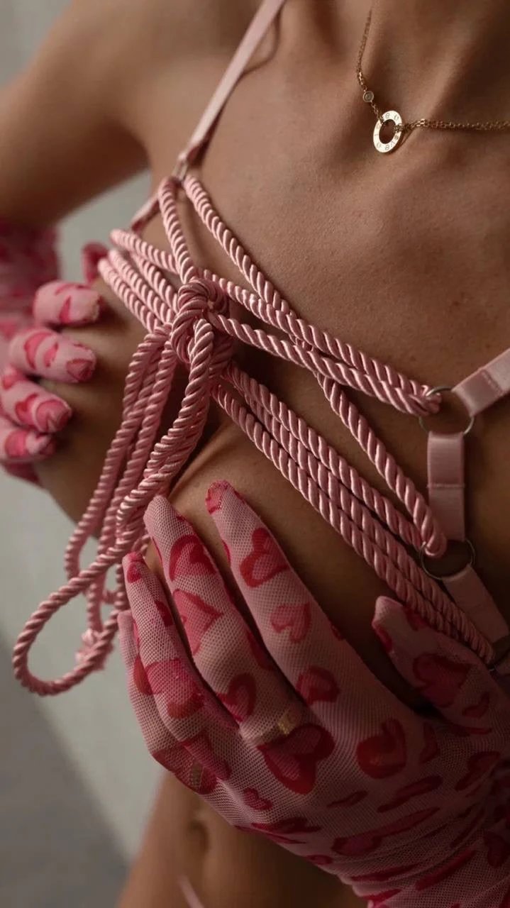 BOMBSHELL by VALENTIGA